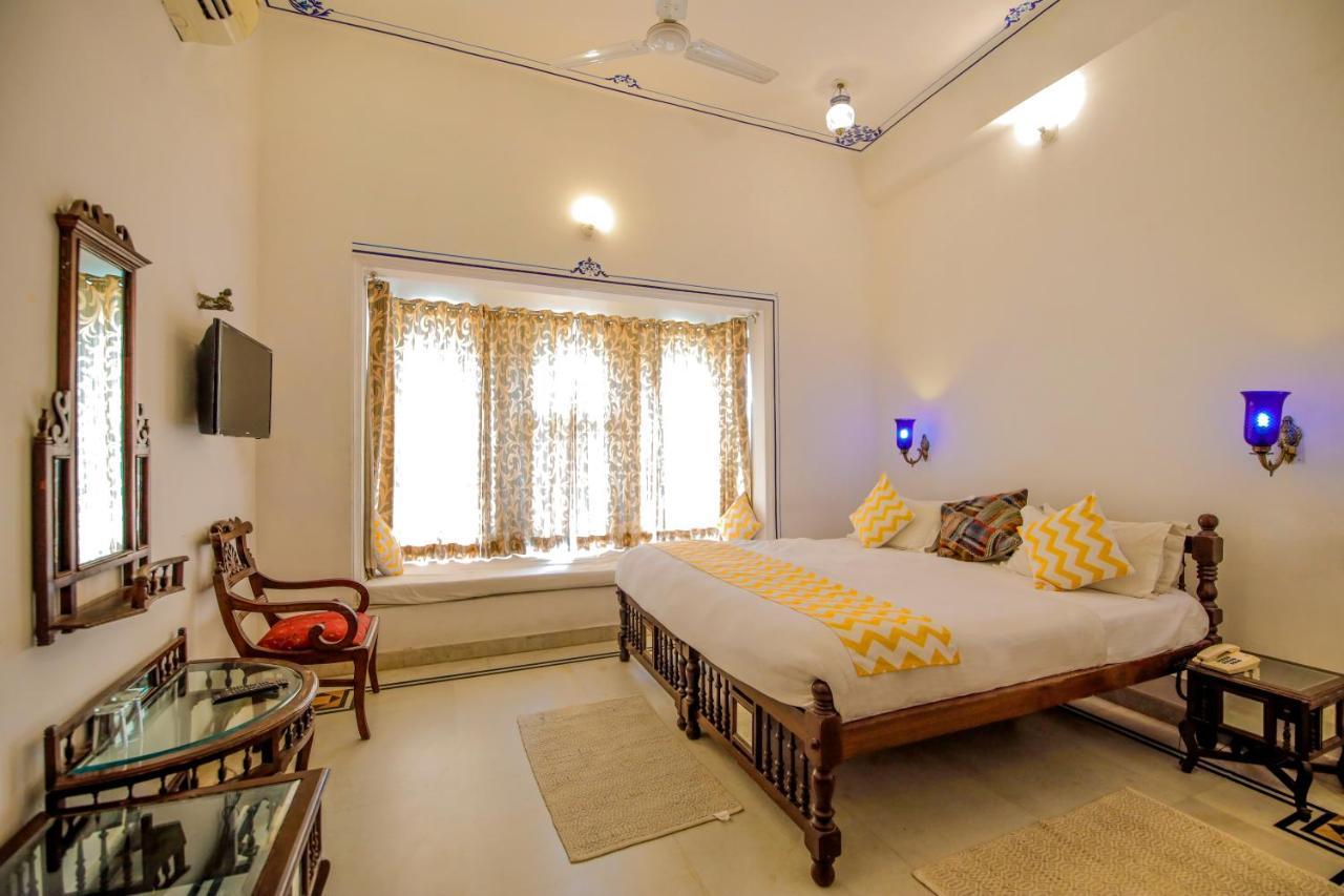 Hotel Devraj Niwas On Lake Pichola Udaipur Exteriör bild