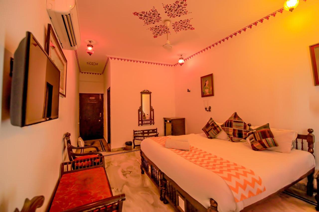 Hotel Devraj Niwas On Lake Pichola Udaipur Exteriör bild