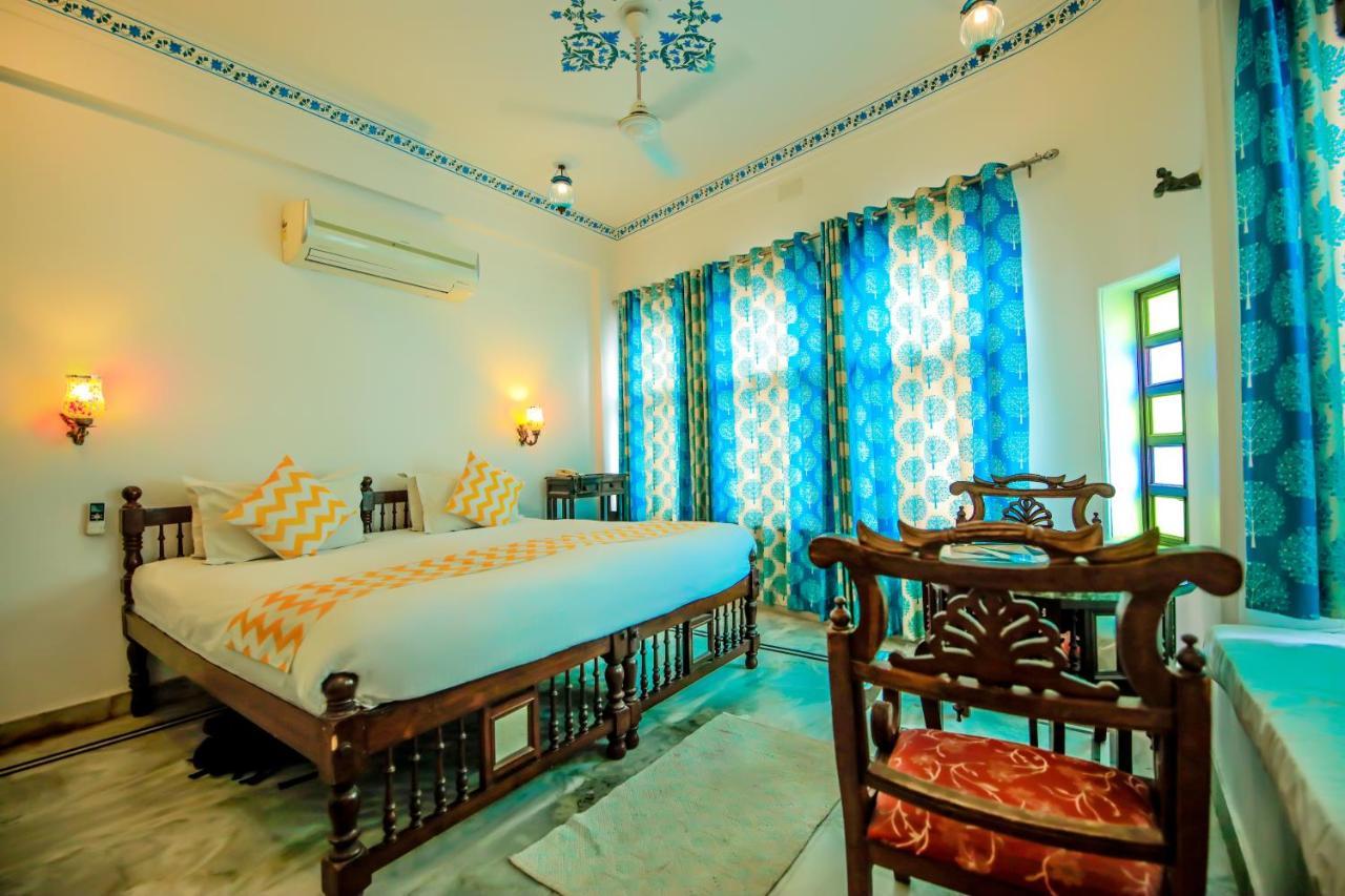 Hotel Devraj Niwas On Lake Pichola Udaipur Exteriör bild