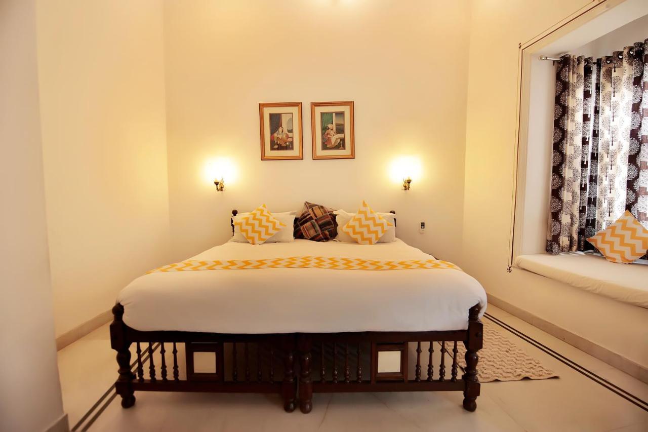 Hotel Devraj Niwas On Lake Pichola Udaipur Exteriör bild